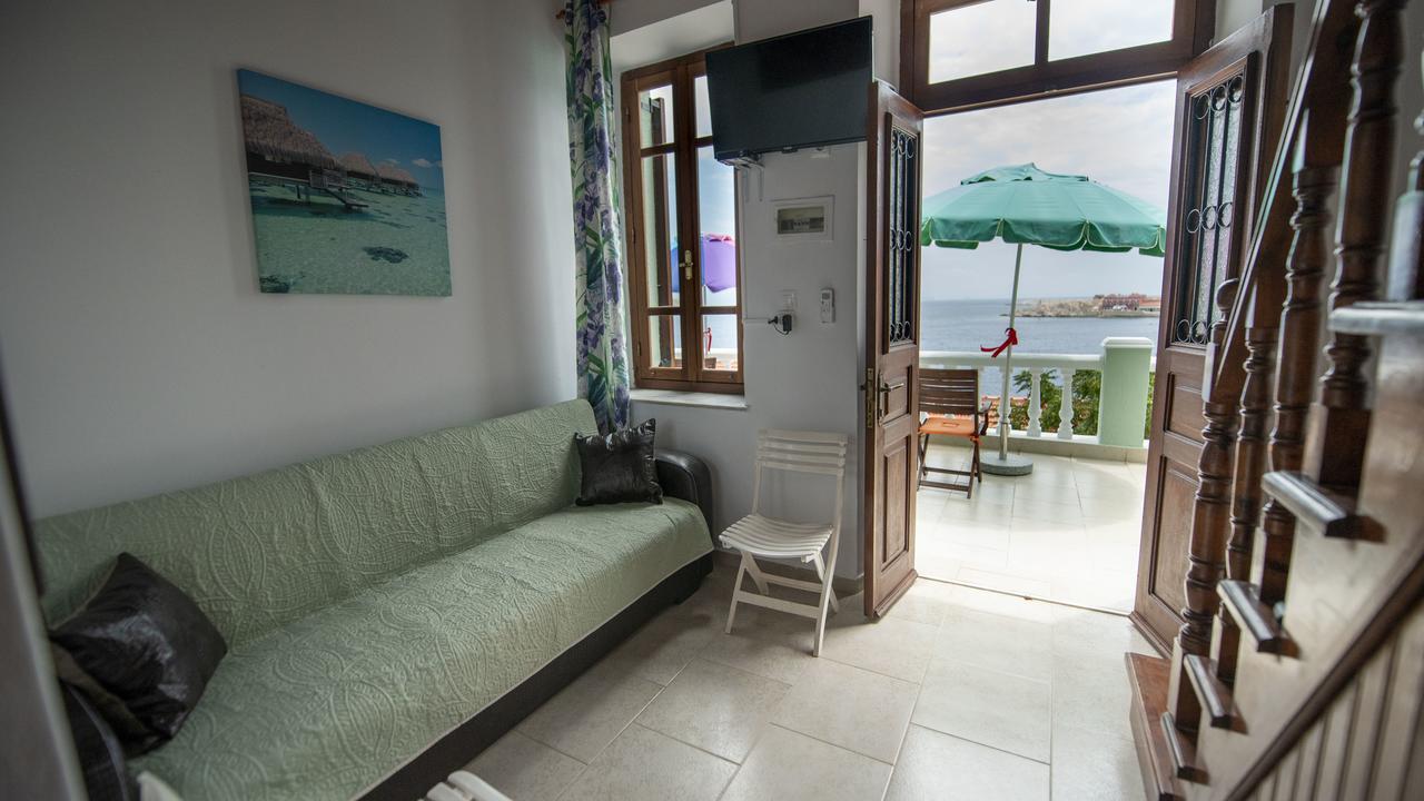 Roulas Apartments Chalki Town Zewnętrze zdjęcie