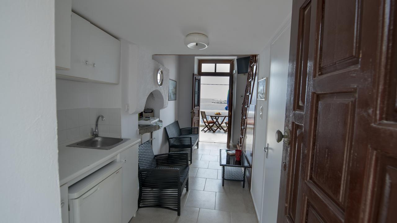 Roulas Apartments Chalki Town Zewnętrze zdjęcie