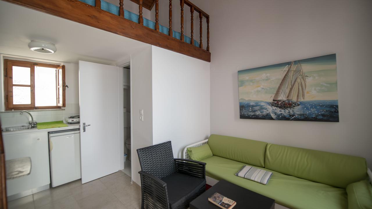 Roulas Apartments Chalki Town Zewnętrze zdjęcie